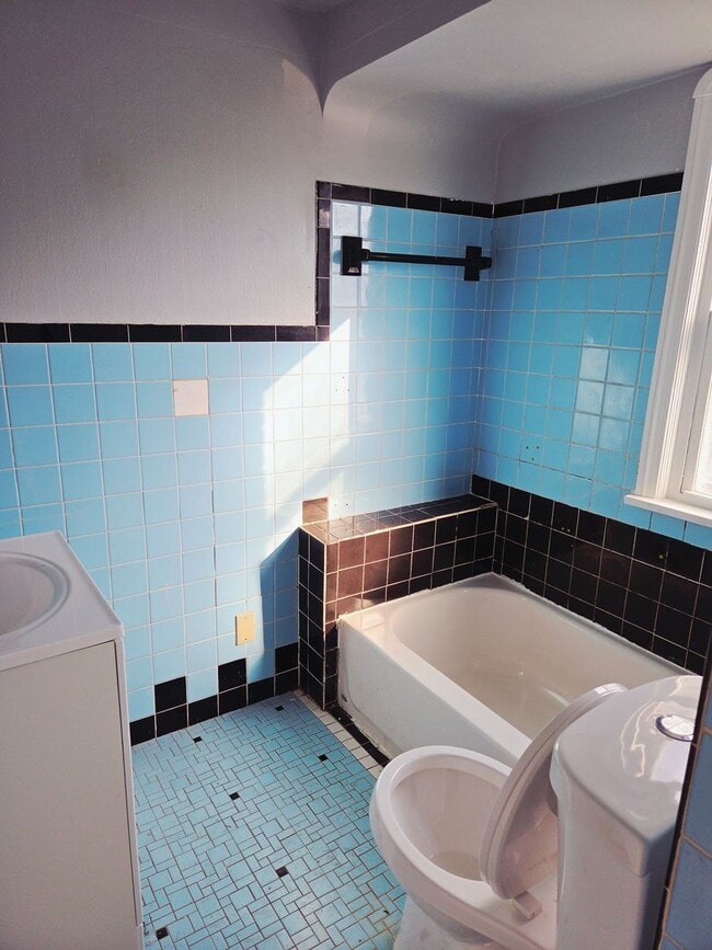 Building Photo - 5131 Philip Ave