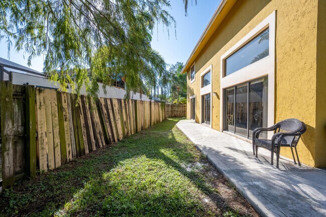 Building Photo - 13745 Yarmouth Dr