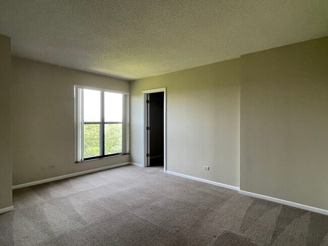 Building Photo - 511 Aurora Ave