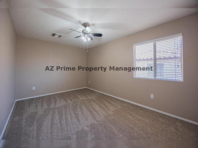 Building Photo - 670 E Mariposa Pl
