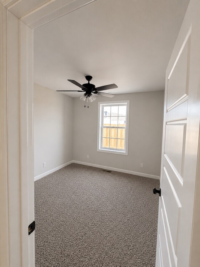 Building Photo - 769 Gleason Dr