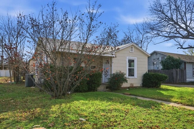 Building Photo - 2857 S 5th St