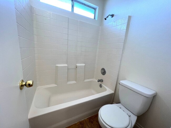 Building Photo - 4548 Aviation St