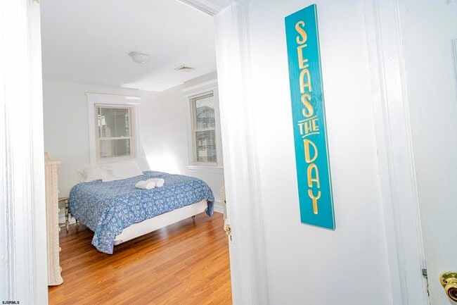 Building Photo - 5 N Newport Ave