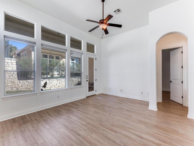 Building Photo - 15224 Glen Heather Dr