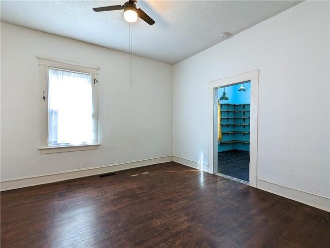Building Photo - 204 Adair Ave SE