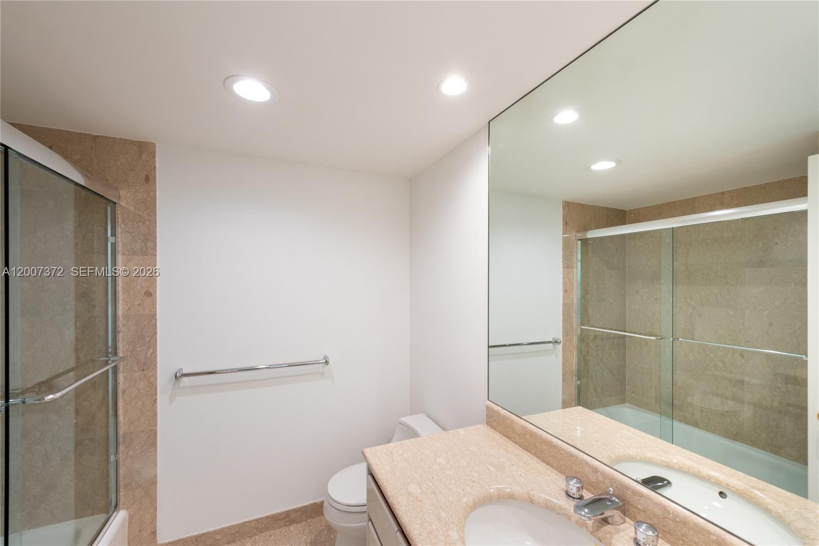 Building Photo - 1643 Brickell Ave