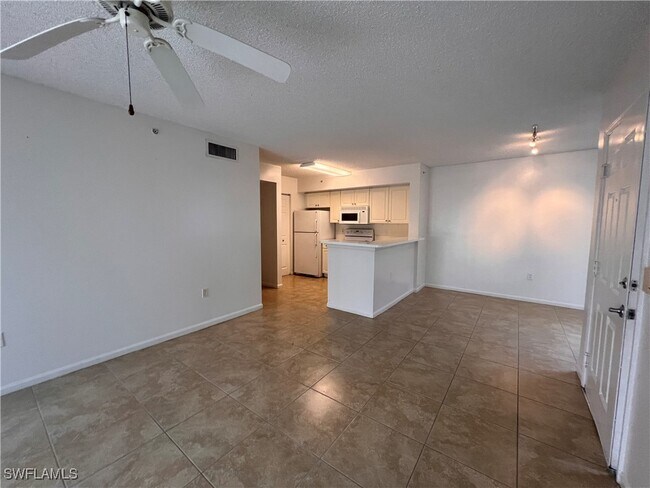 Building Photo - 1170 Wildwood Lakes Blvd