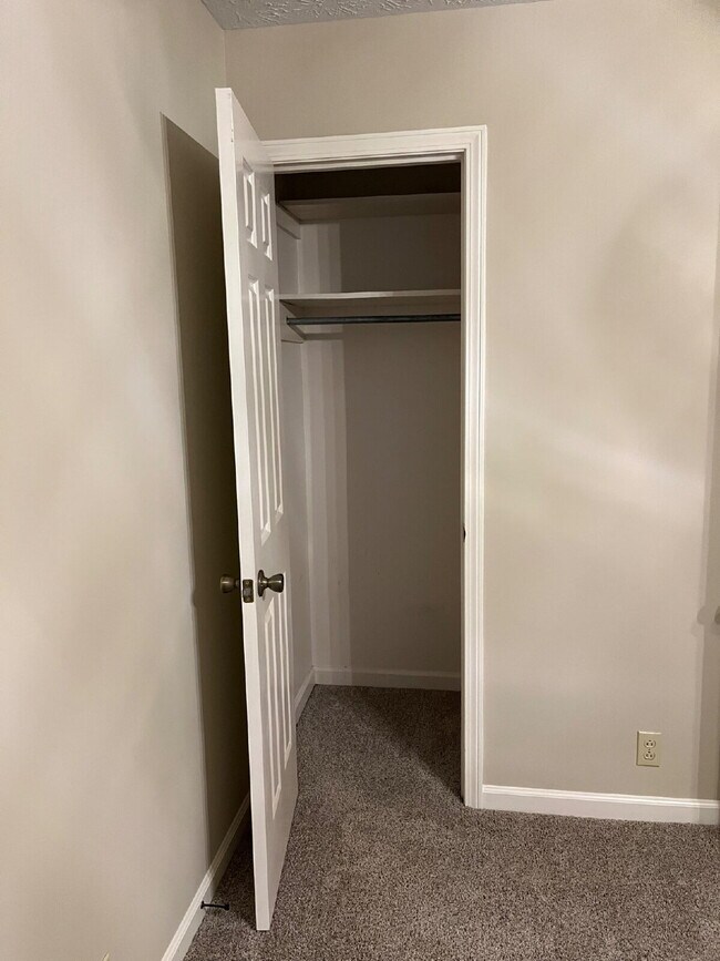 Building Photo - "Charming 2-Bed, 2.5-Bath Townhouse Retreat in Nashville - 1,242 Sq. Ft. of Comfort!" Lawn Care I...