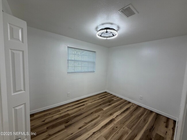 Building Photo - 2490 Woolery Dr