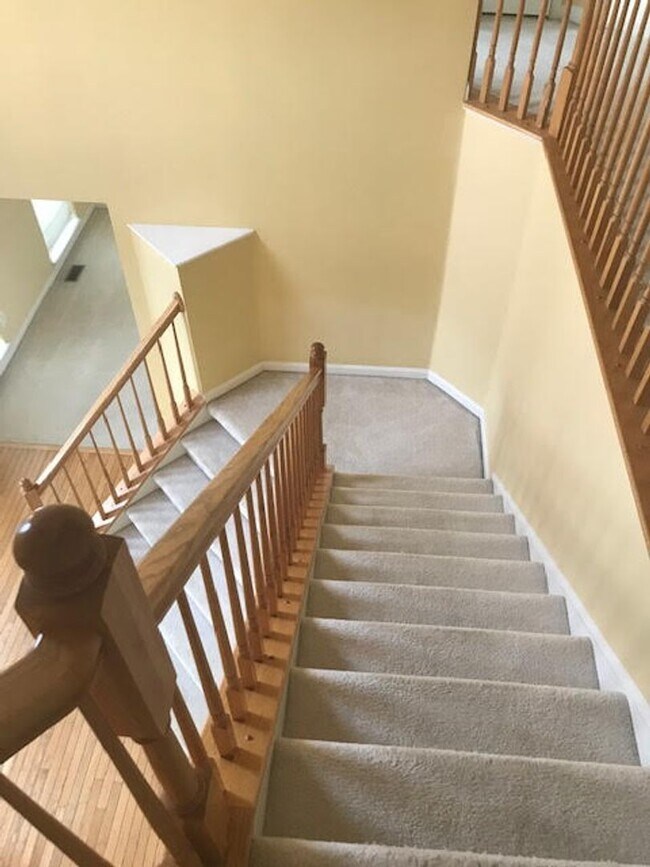 Building Photo - 2025 Germander Way