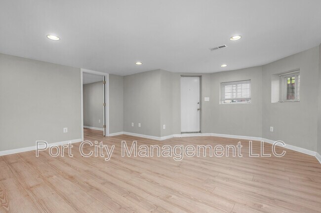 Building Photo - 2800 Harford Rd