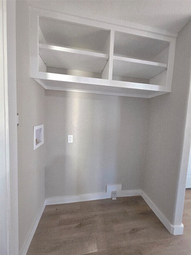 Building Photo - 310 Paddock St