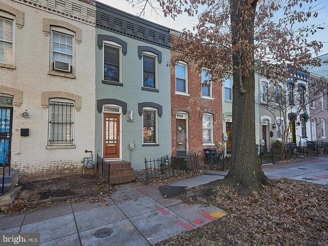 Primary Photo - 964 Florida Ave NW