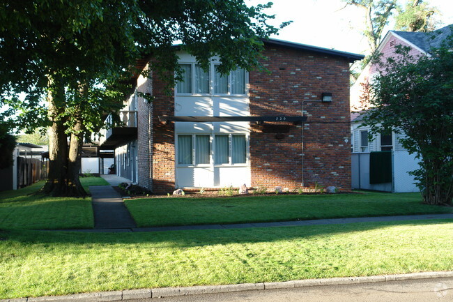 Building Photo - Lamplighter Apartments