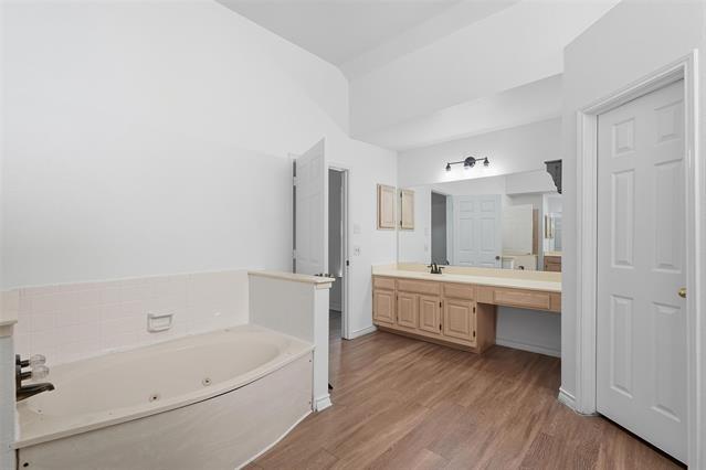 Building Photo - 2313 Loretta Ln