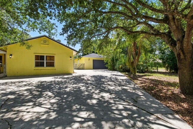 Building Photo - 14846 61st Ct N