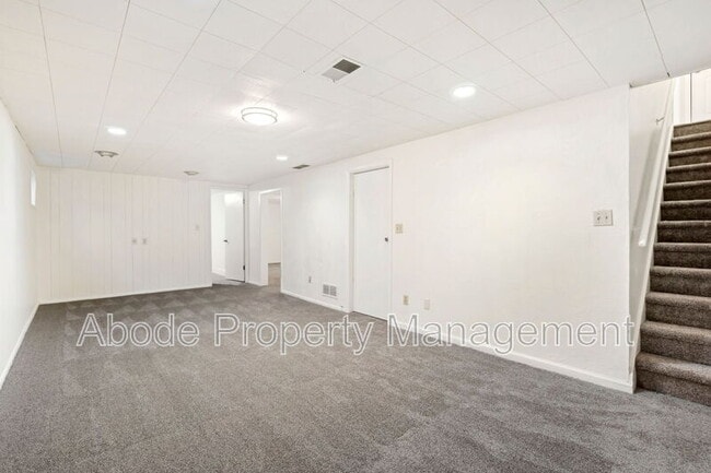 Building Photo - 328 N Roosevelt Ave