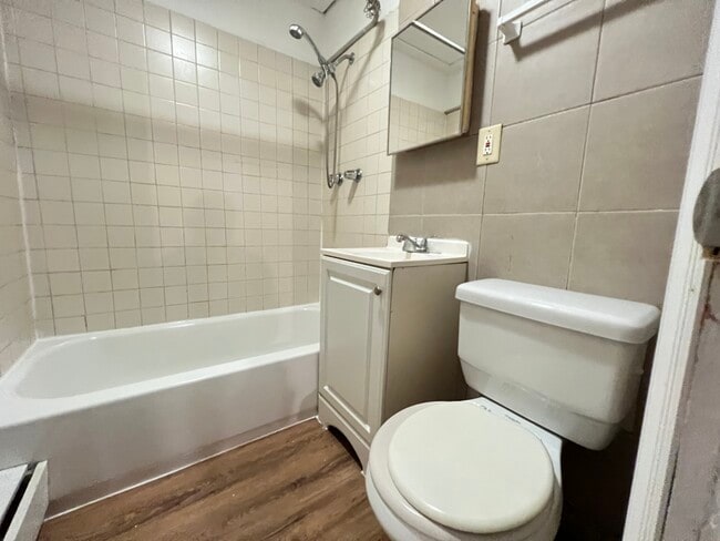 Unit 1L - 38 Bartholdi Ave