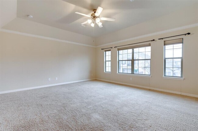 Building Photo - 1411 Nashua St