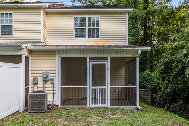 Building Photo - Welcome to Acorn Forest!