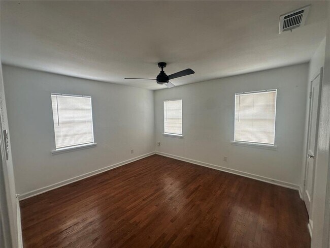 Building Photo - 3444 Blodgett St