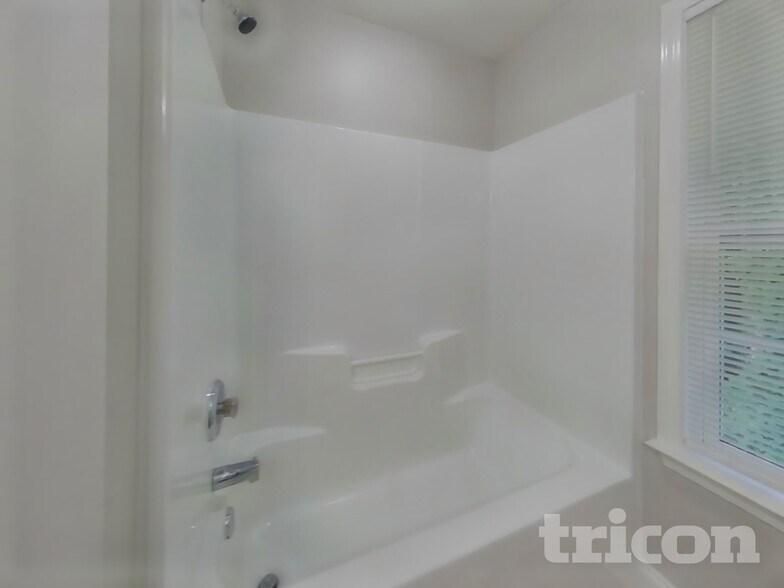 Building Photo - 2457 Terra Dr