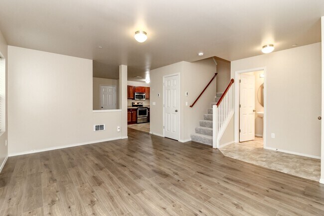 Building Photo - 1360 Sinclair Dr