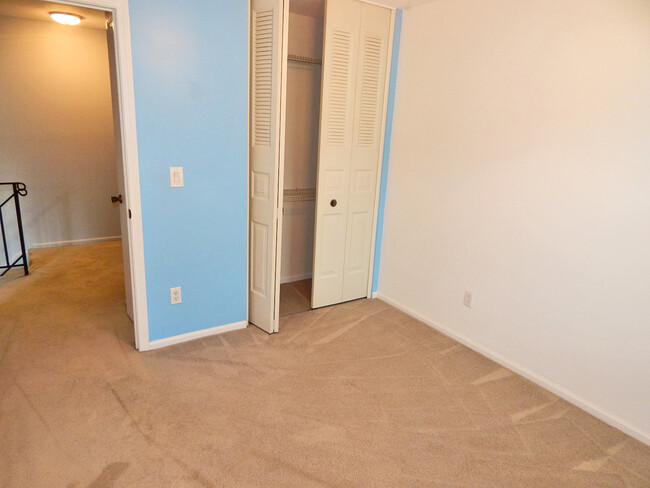 2nd Bedroom with Closet - 6 Beech Holw