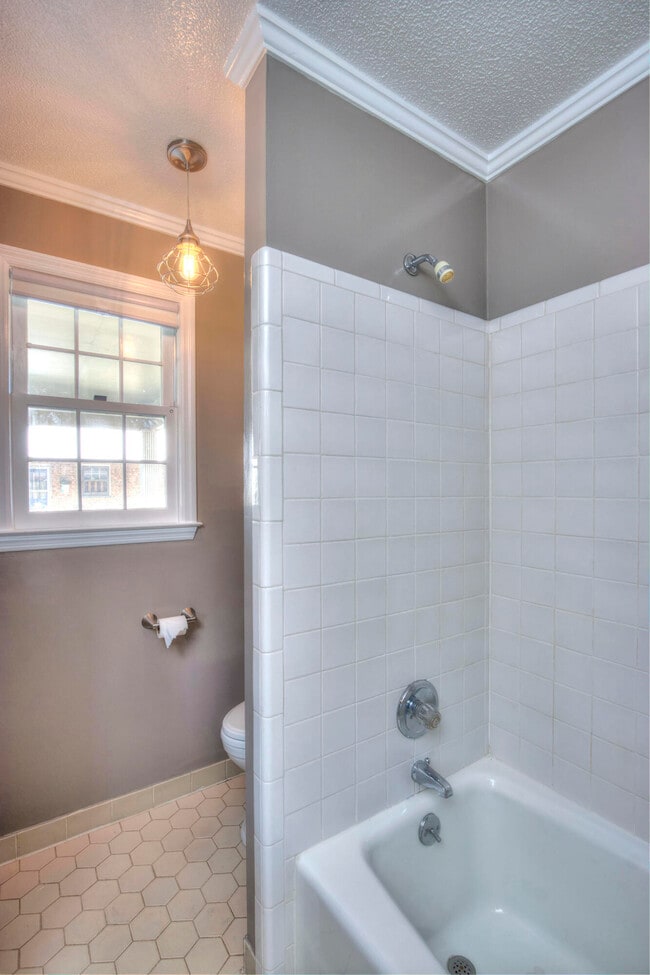 Building Photo - 407 Alice Ct