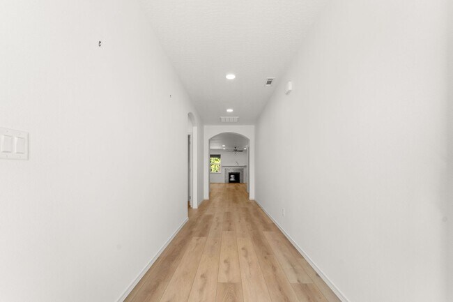 Building Photo - 8581 N Orch Ct