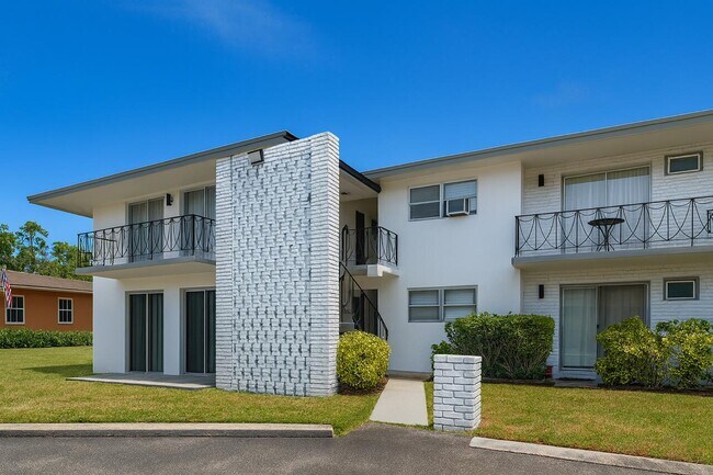 Building Photo - 6150 SW 37th St