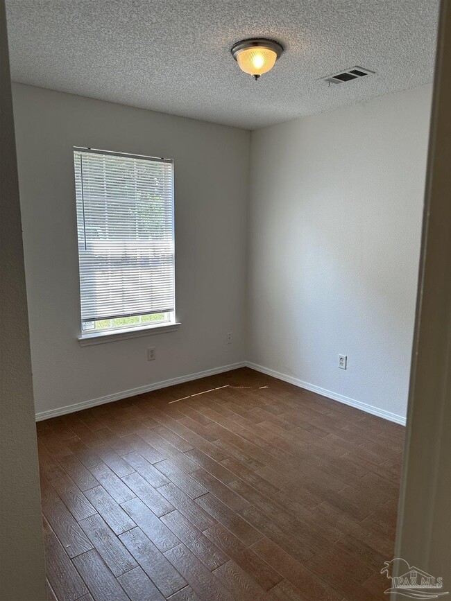 Building Photo - 5602 W Shore Dr