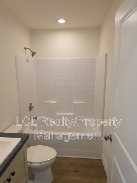 Building Photo - 33030 CA-74