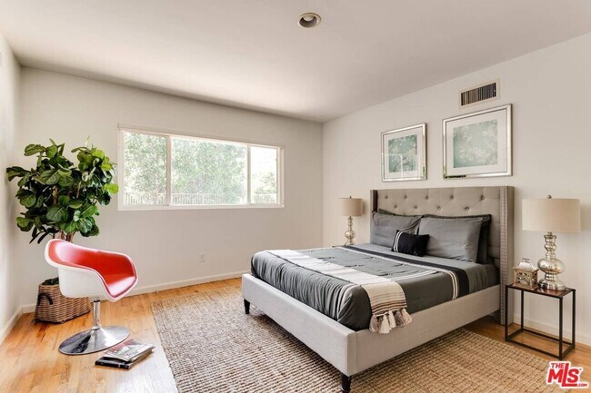 Building Photo - 3401 Alginet Dr