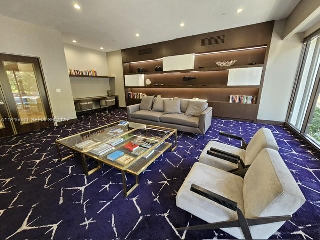 Building Photo - 20225 NE 34th Ct