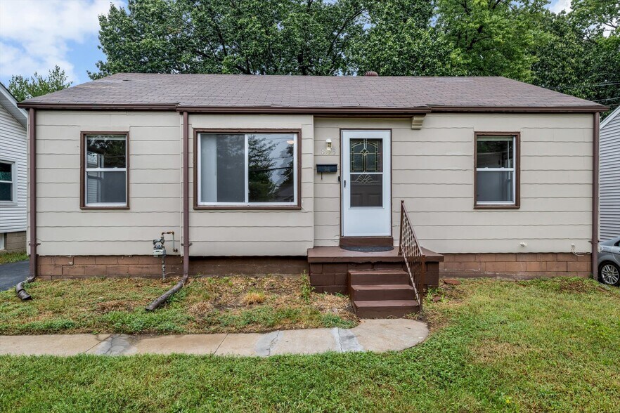 Building Photo - 8593 Engler ave