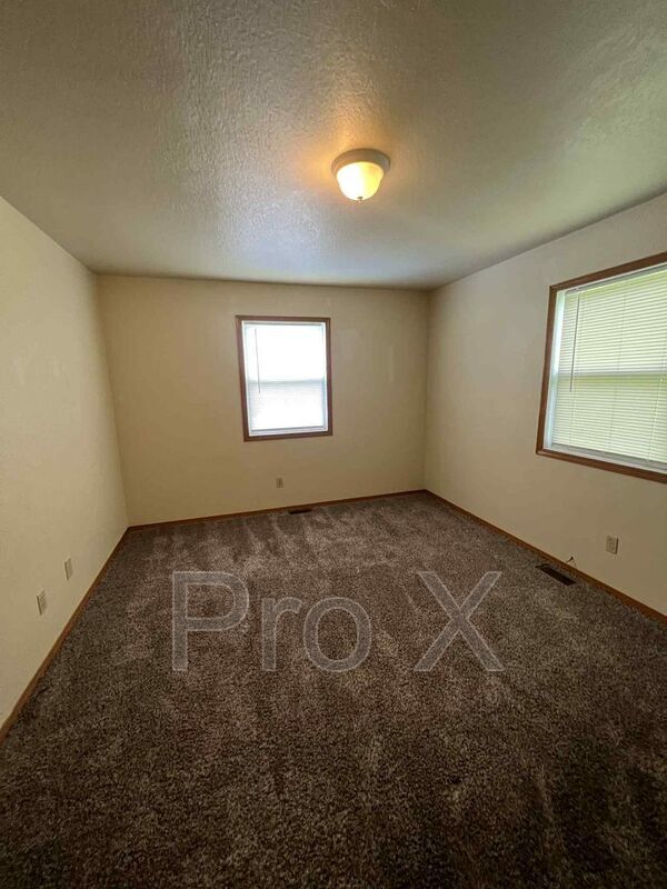 Building Photo - 1162-1164 E Sunrise Dr