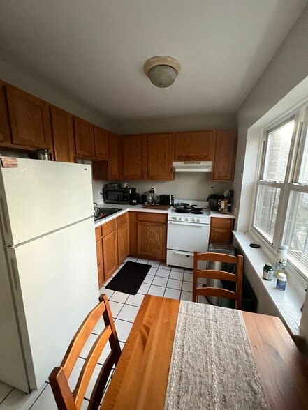 Primary Photo - 85 Maple St