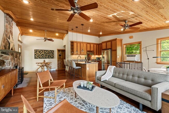 Building Photo - 8255 Sunderman Pl