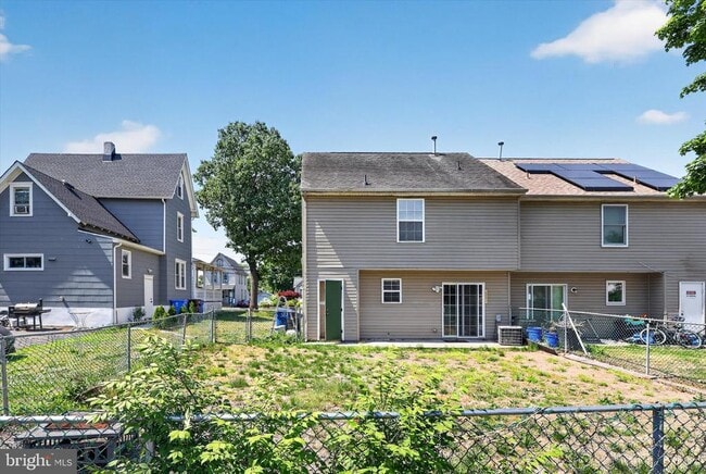 Building Photo - 507 S Fairview St