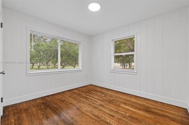 Building Photo - 21825 SW 154th Ave