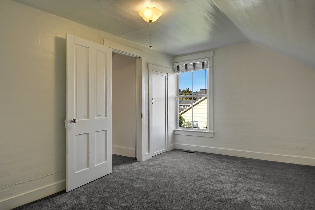 Upstairs bedroom - 5403 Maynard Ave S