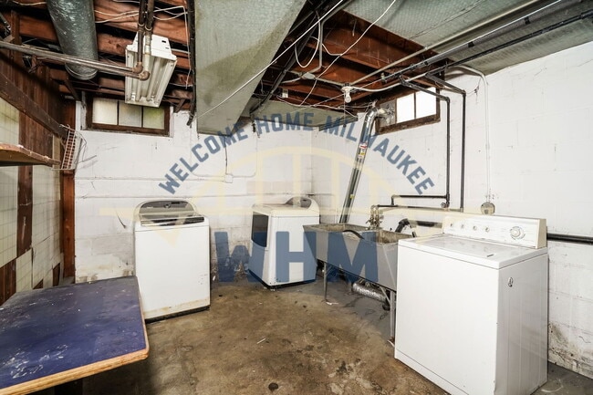 Building Photo - 3015 N 60th St