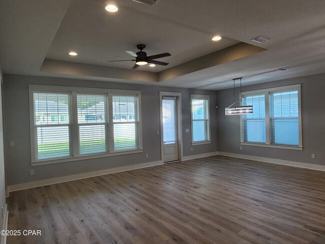 Building Photo - 1083 Harrison Byu Dr