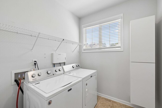 Building Photo - 6430 Hickory Bell Dr