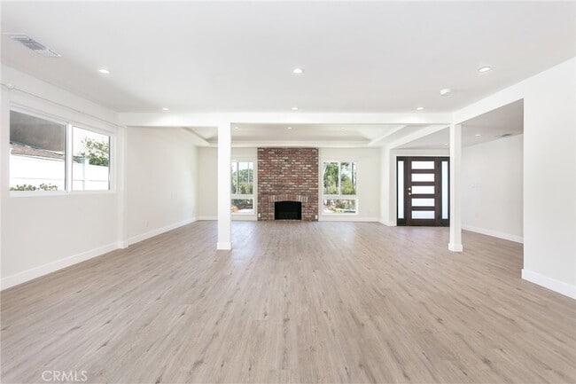 Building Photo - 6419 Valley Cir Terrace