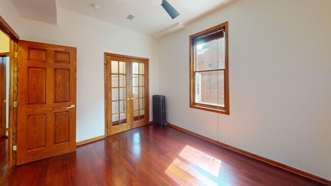 Building Photo - 1814 Park Rd NW