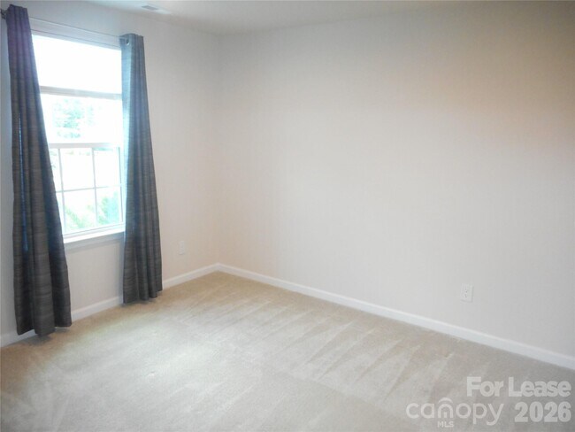 Building Photo - 2105 Autumn Olive Ln