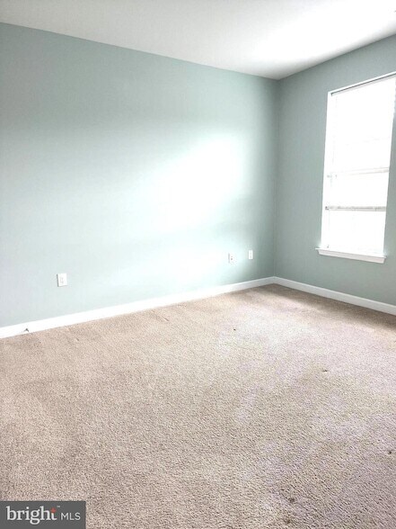 Building Photo - 2610 Sheridan Rd SE